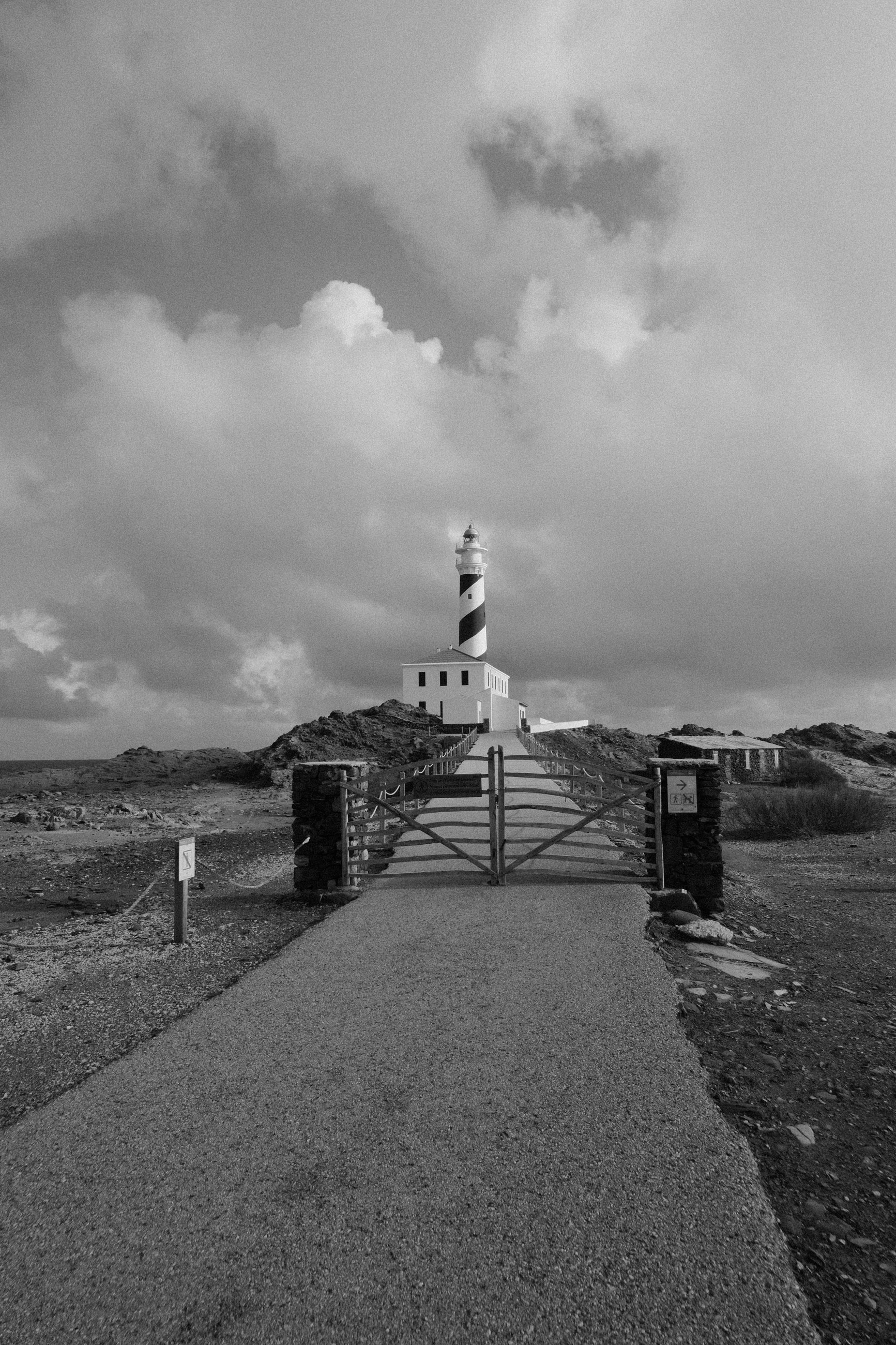 Faro y nube, Cap de Favaritx